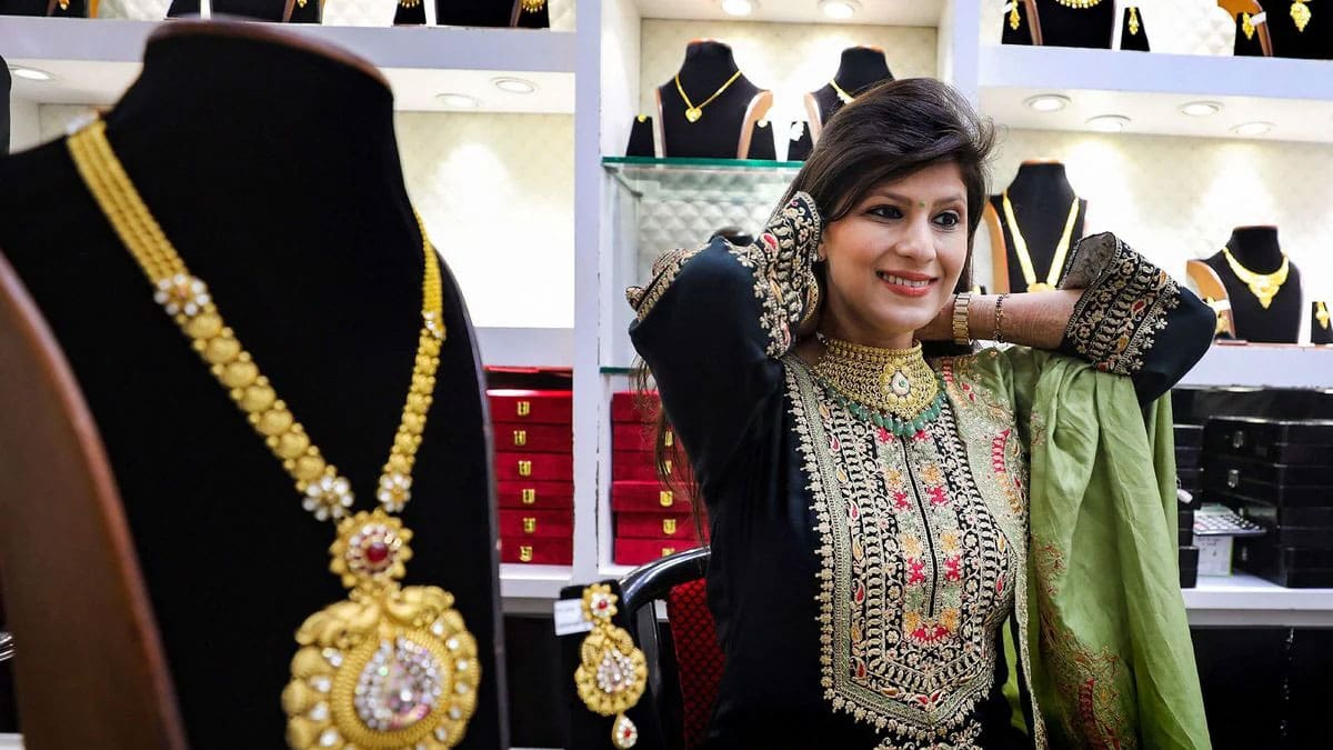 Kolkata Gold Watch: 22 and 24 Carat Prices See Sudden Shift