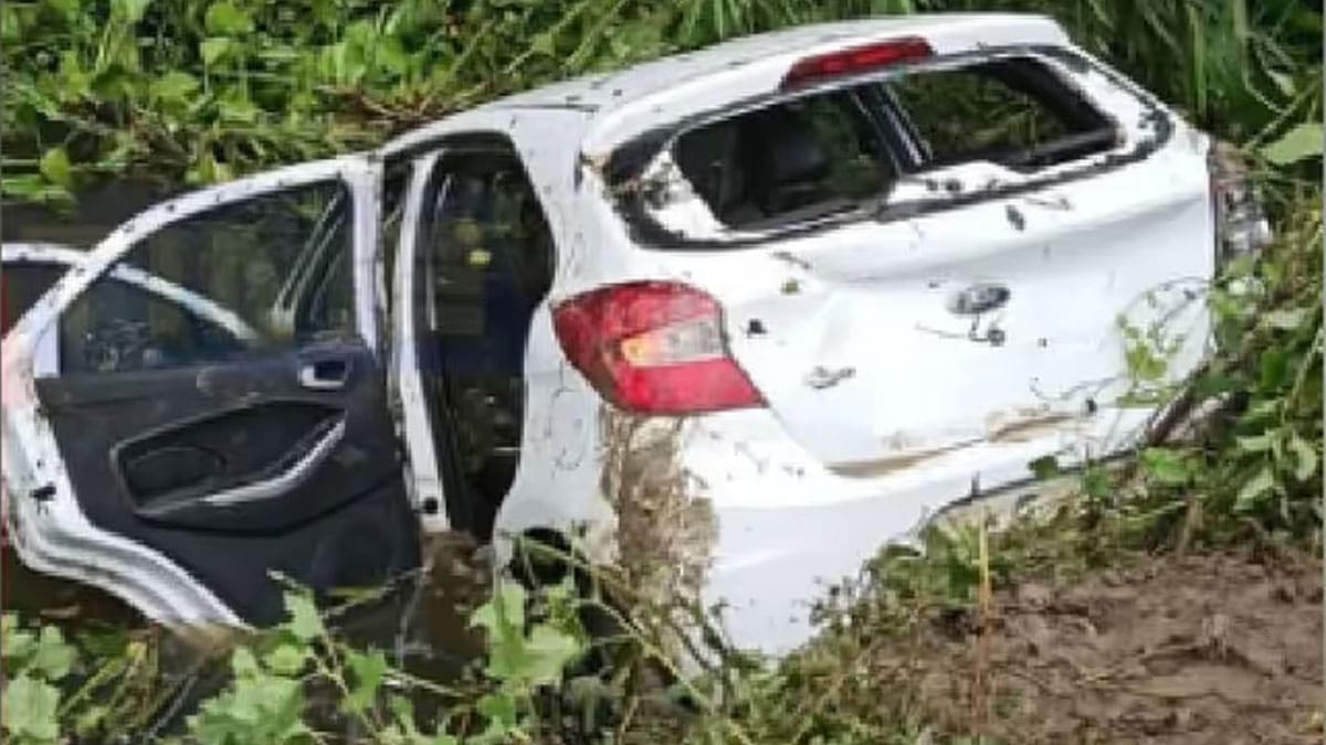 howrah-accident-school-vehicle-topples-into-pond-claims-three-young-lives