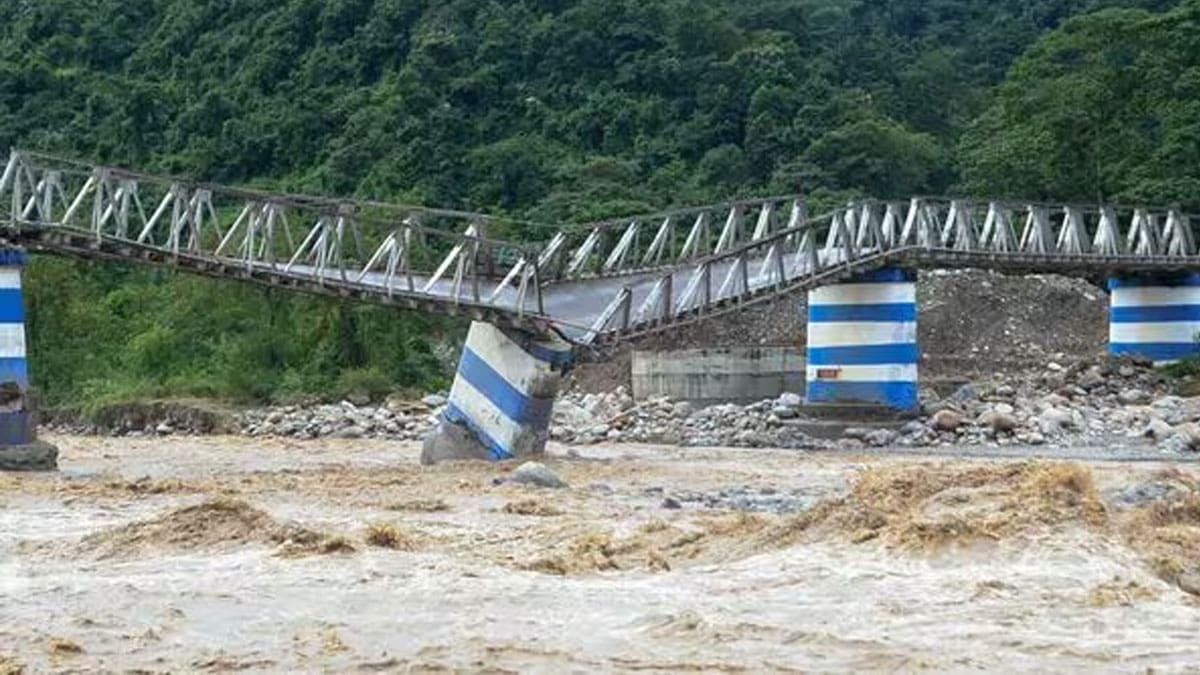 North Bengal Travel Alert: Which Roads Are Open and How to Reach Safely