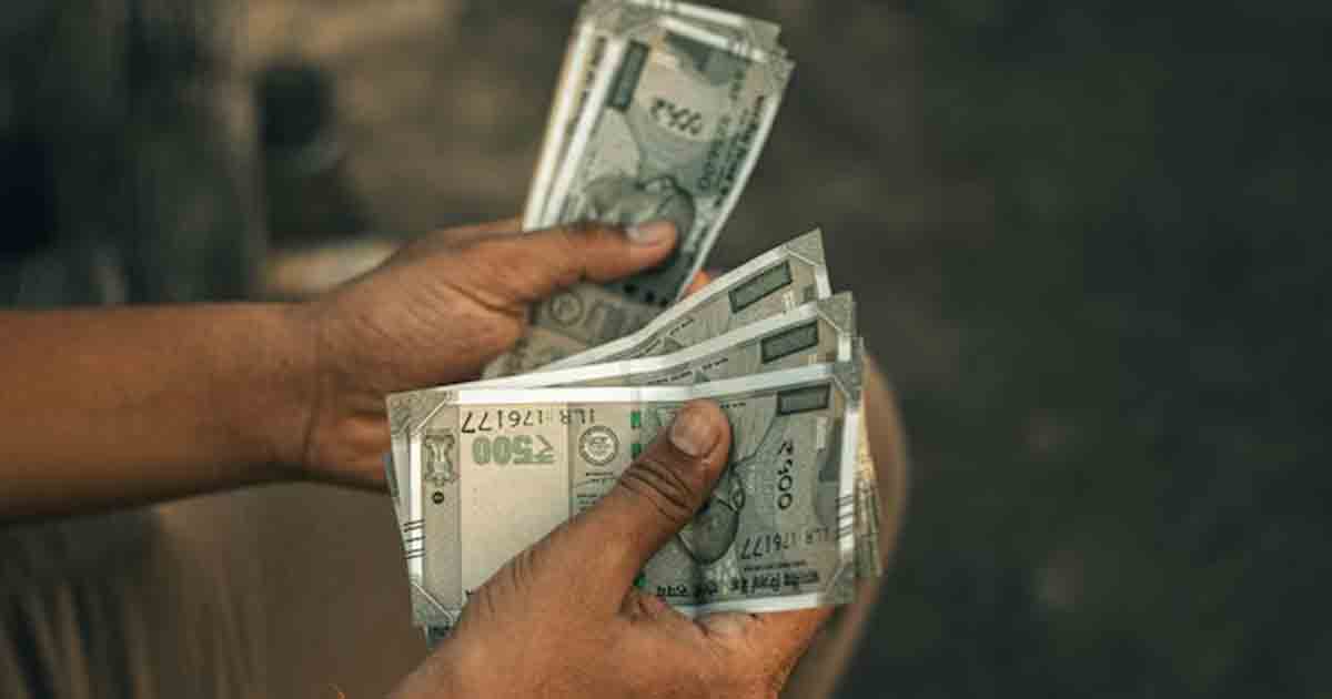 Huge Haul of Defunct ₹500–₹1000 Notes Leads to Major Investigation