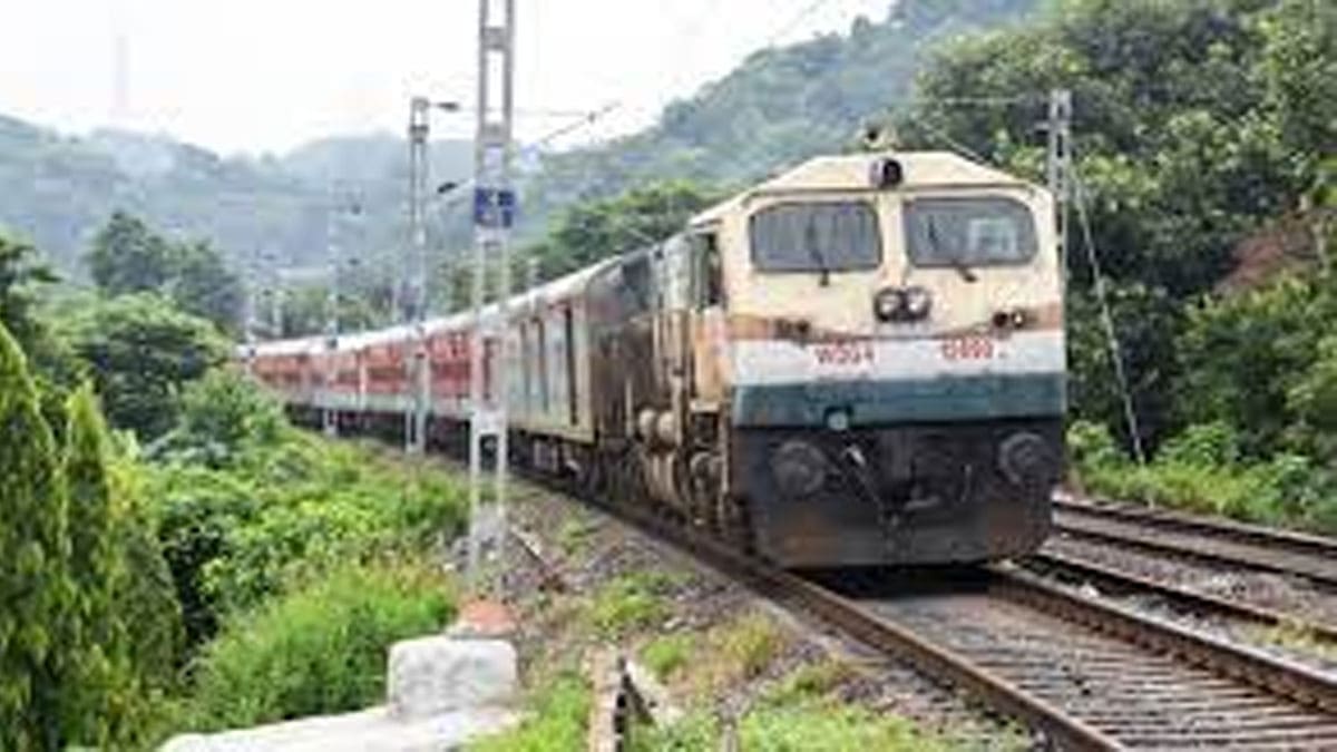 celebrate-diwali-and-chhath-with-ease-special-trains-from-howrah-sealdah-in-service