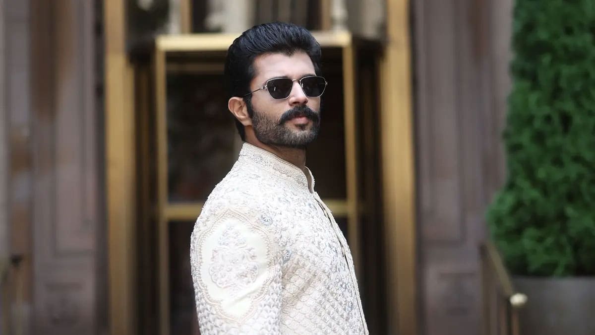 Vijay Deverakonda Safe After Telangana Car Accident