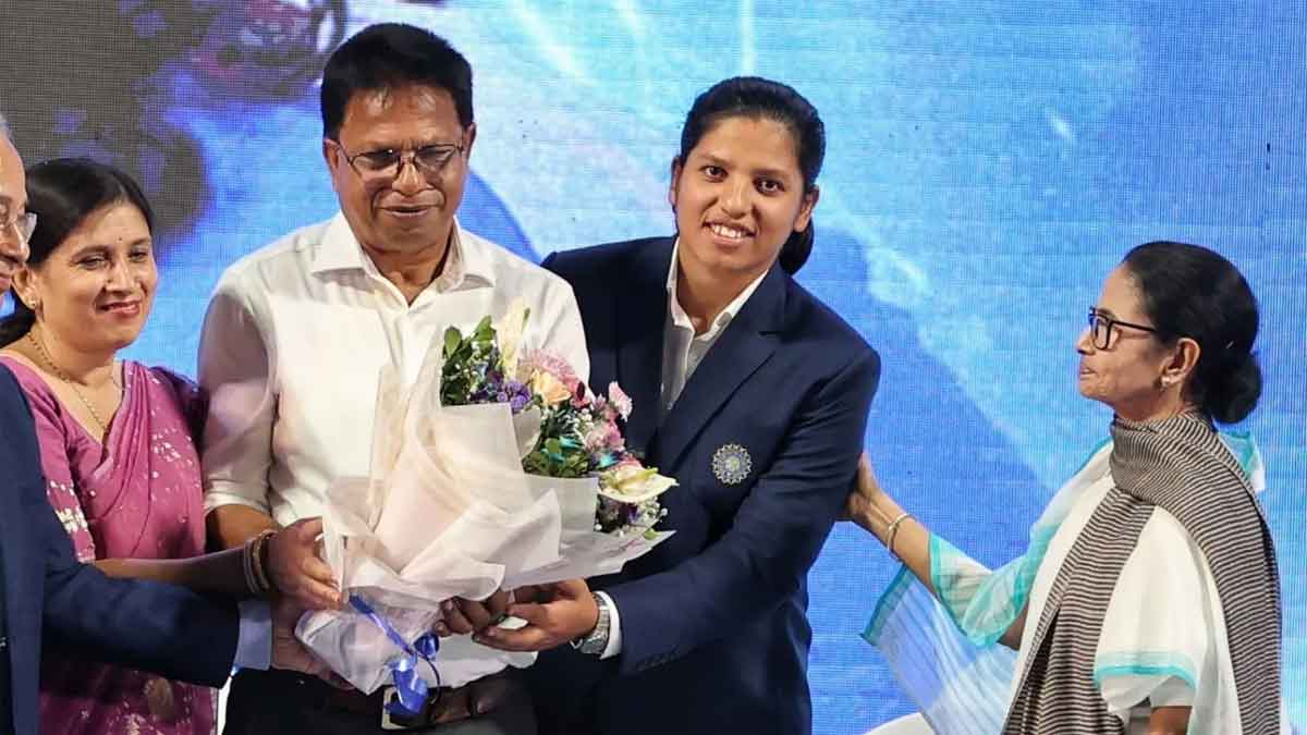 Richa Ghosh Bangabhushan Mamata Banerjee