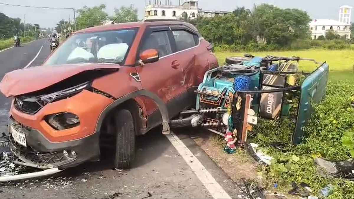 howrah-accident-school-vehicle-topples-into-pond-claims-three-young-lives