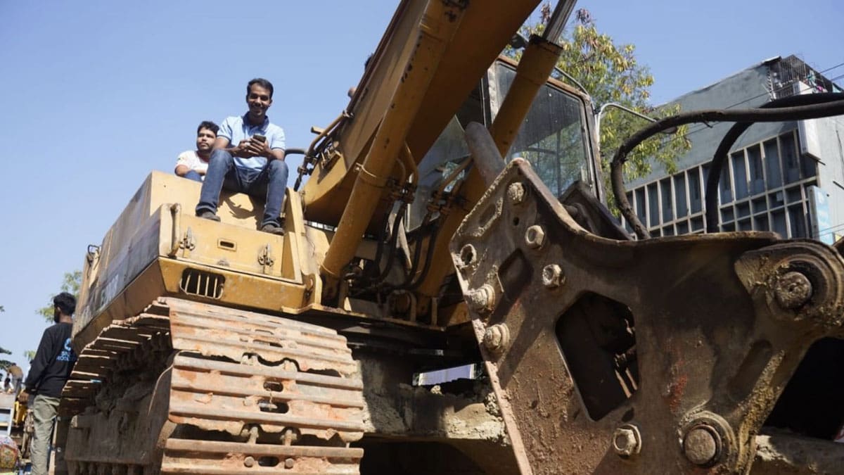 Dhanmondi 32 Bulldozer Protest