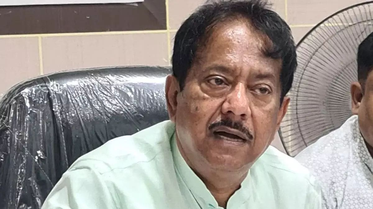 Jyotipriya Cornered in Habra Amid Saffron Wave, Protesters Raise “Chal Chor” Slogans