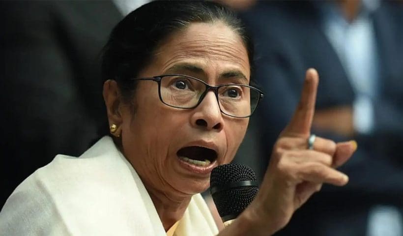 Mamata Takes on BJP’s ‘Veg Supremacy’, Throws Support Behind Vendor