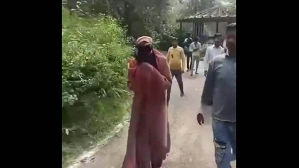 yogi-rajye-hijaber-chhadmeshe-shleelotahani-faizan-parke-hindu-meyeder-phande