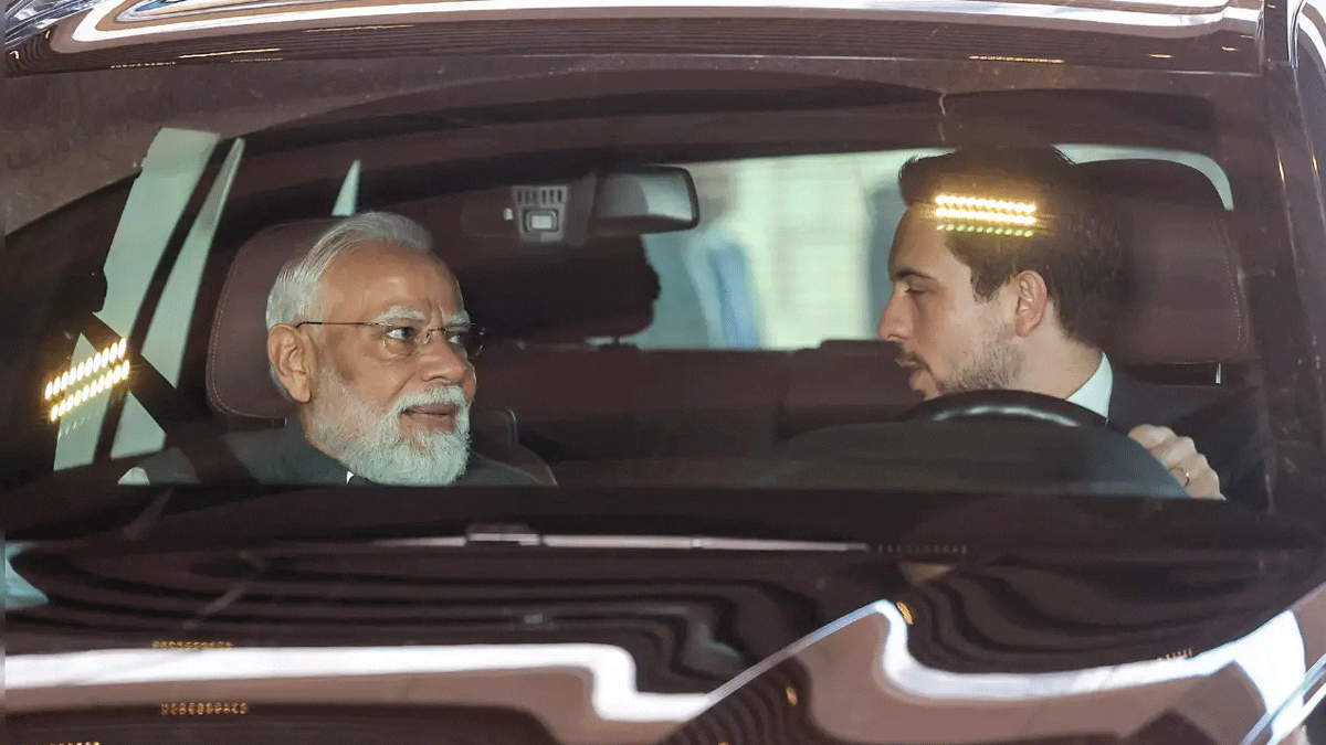 Crown Prince Drives PM Modi to Jordan Museum