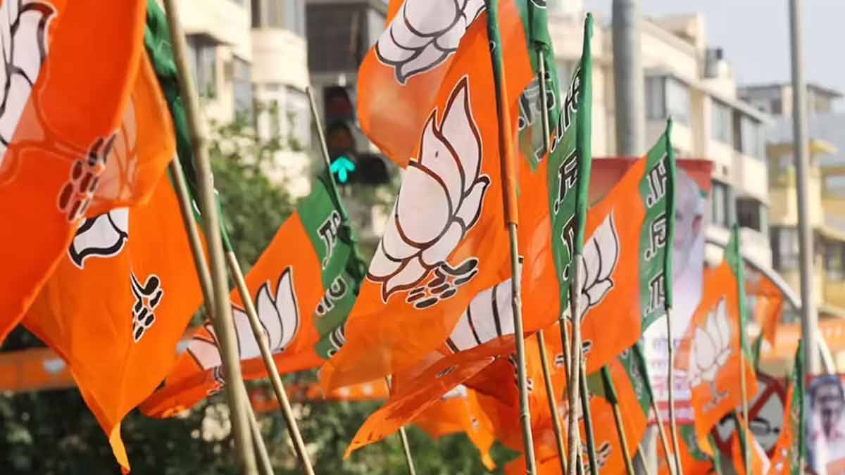 “First-Hour Counting Puts BJP-Led Maha Alliance in the Lead”