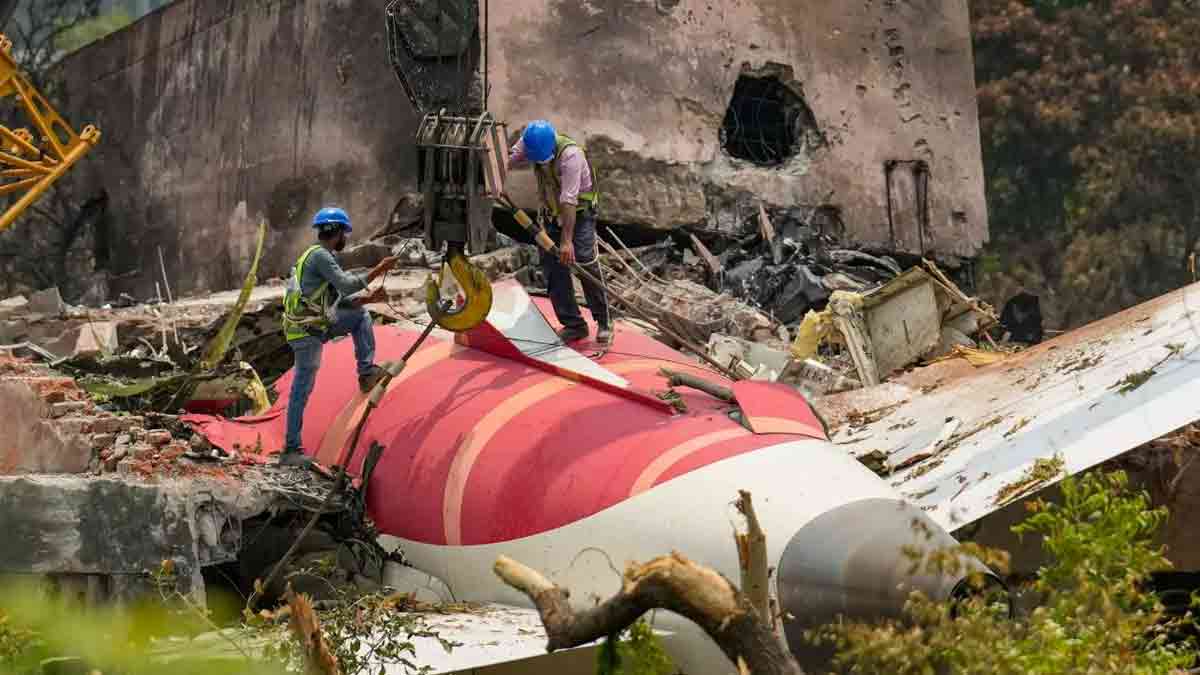 ahmedabad-plane-crash-deliberate-pilot-action-bloomberg-report