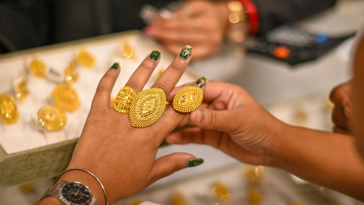 Gold Prices Hover Near 2 Lakh, Check Kolkata’s Current Rates