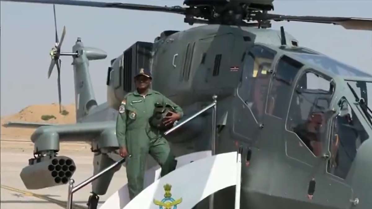 president-droupadi-murmu-co-pilots-prachand-helicopter-jaisalmer