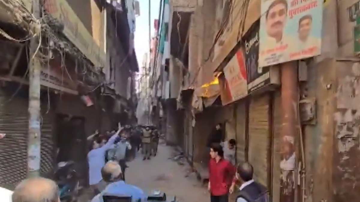 varanasi-bulldozer-protest-dalmandi-demolition