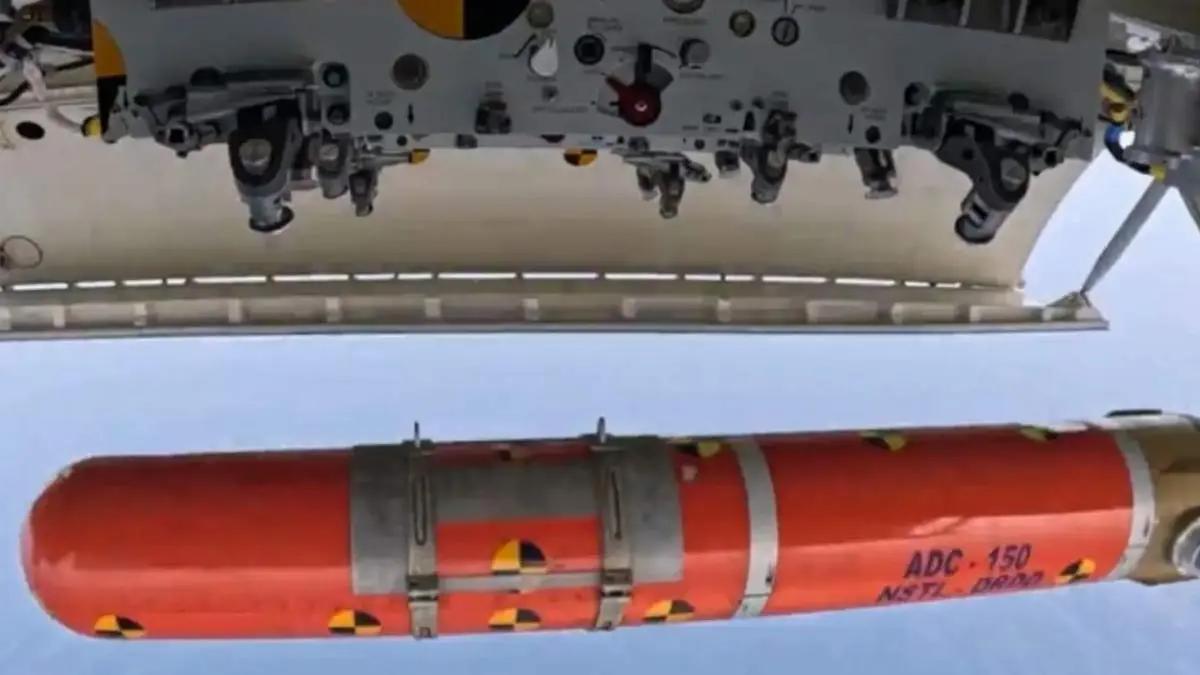 indian-navy-drdo-adc-150-air-droppable-container-test-goa
