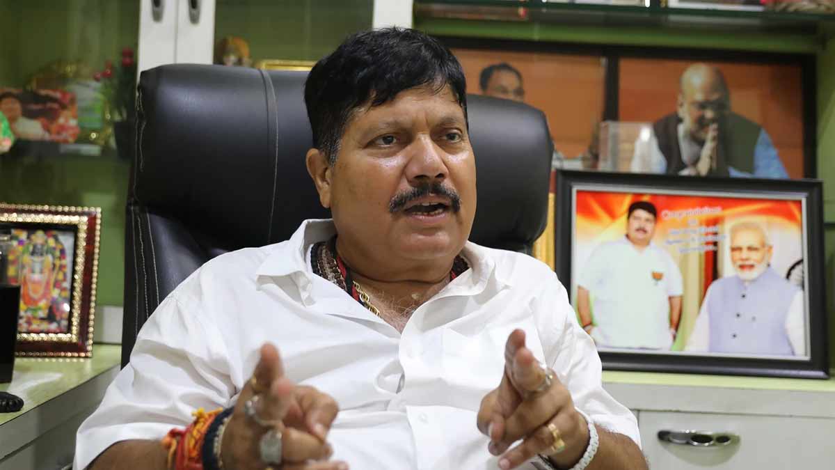 shrabani-kashyapi-joins-bjp-barrackpore-tmc-defection-news