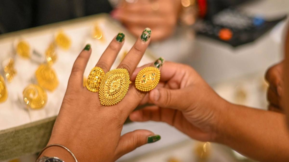 today-gold-price-in-kolkata-24k-22k-18k-gold-rate-march-16-2026