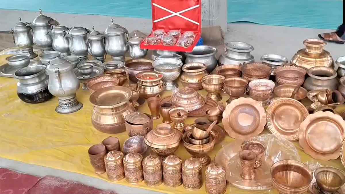budgam-donations-gold-cash-iran-support-jammu-kashmir