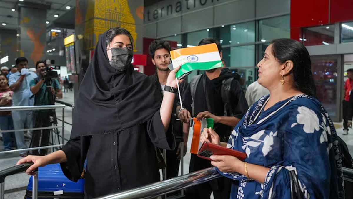 iran-opens-land-border-for-indians-amid-war