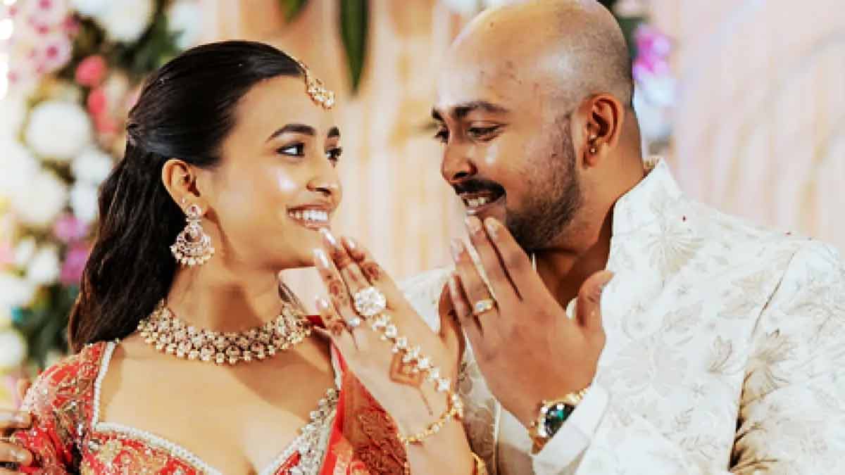 prithvi-shaw-engagement-with-akriti-agarwal-on-t20-world-cup-final-day