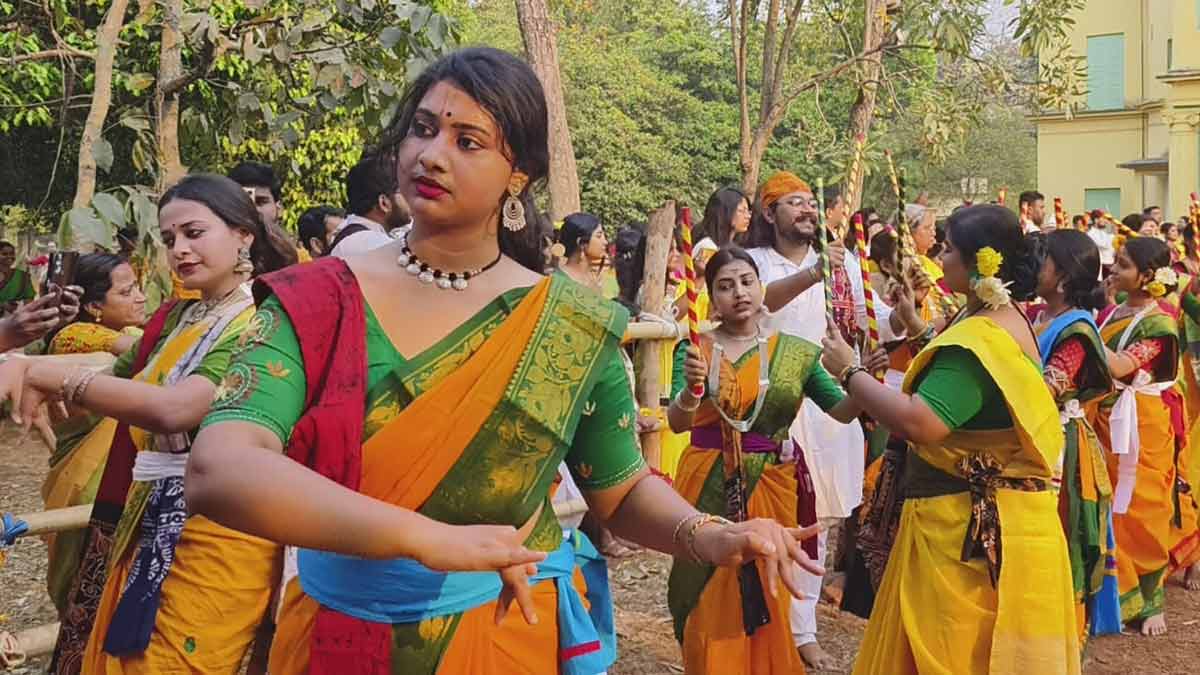 rabindranath-tagore-basanta-utsav-santiniketan-dol-festival