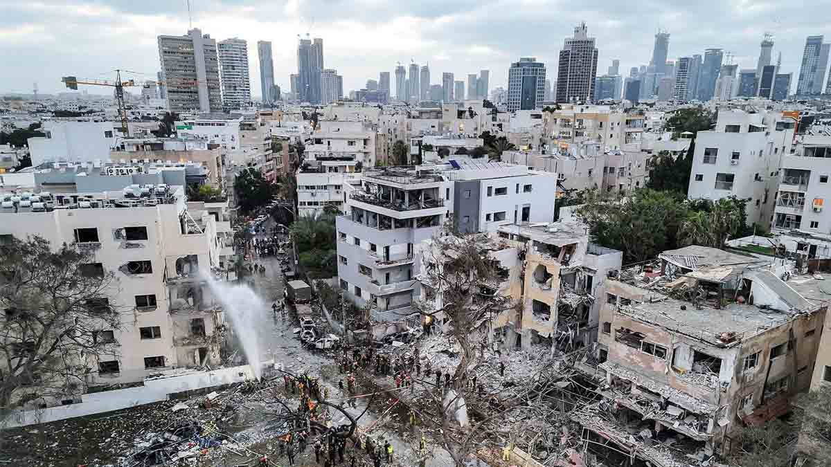 iran-cluster-missile-attack-tel-aviv-israel-conflict-escalation