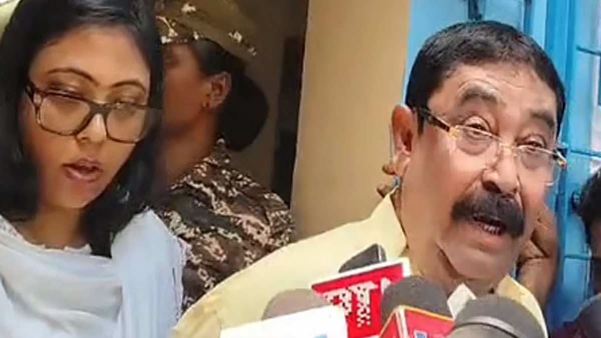 Anubrata Mondal Casts Vote