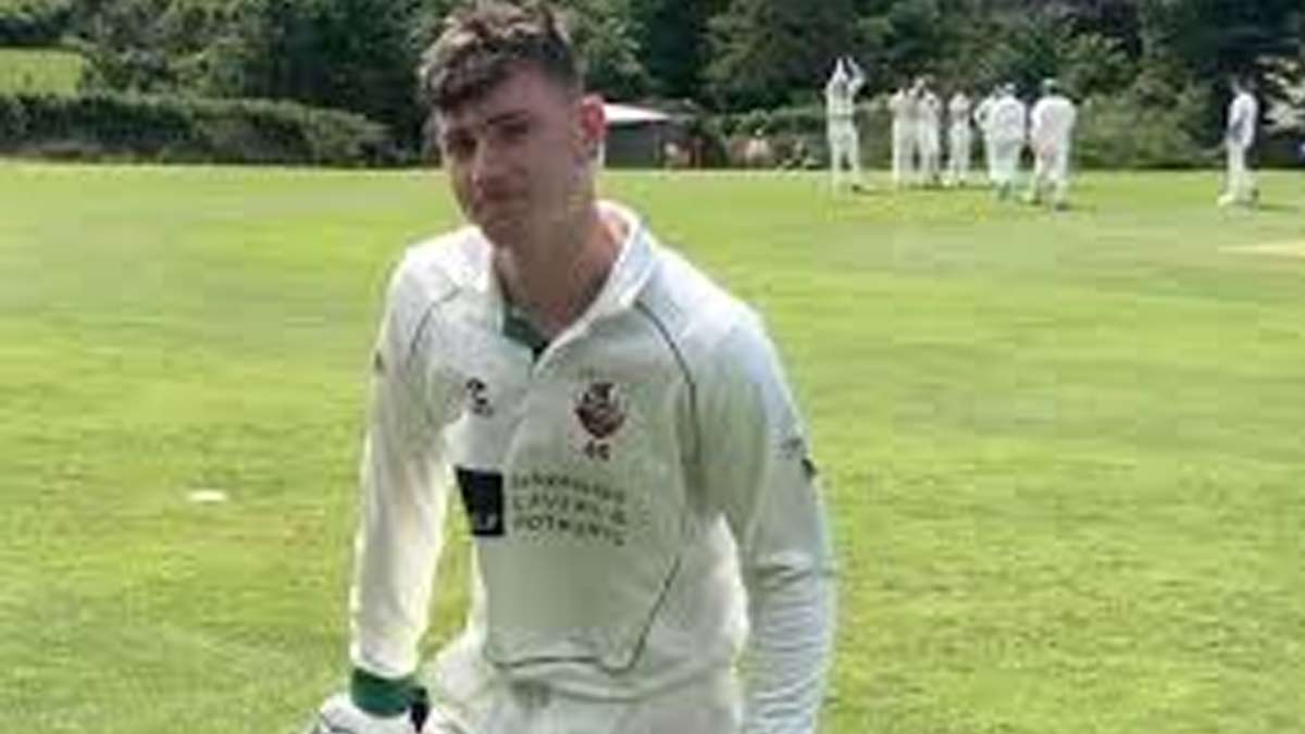 miles-davis-double-hat-trick-six-wickets-county-cricket-record