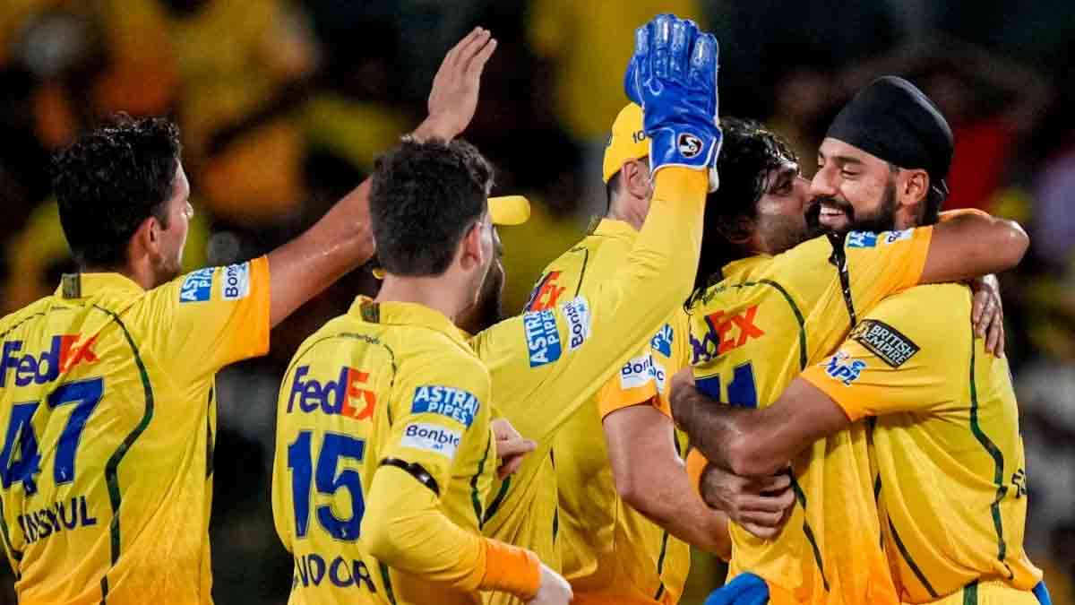 csk-beat-kkr-by-32-runs-ipl-2026-chennai-bowling-dominance