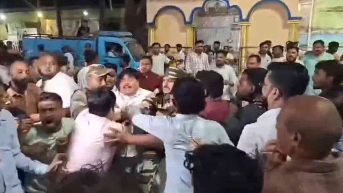 jagaddal-police-station-clash-tmc-bjp-arjun-singh-noapara