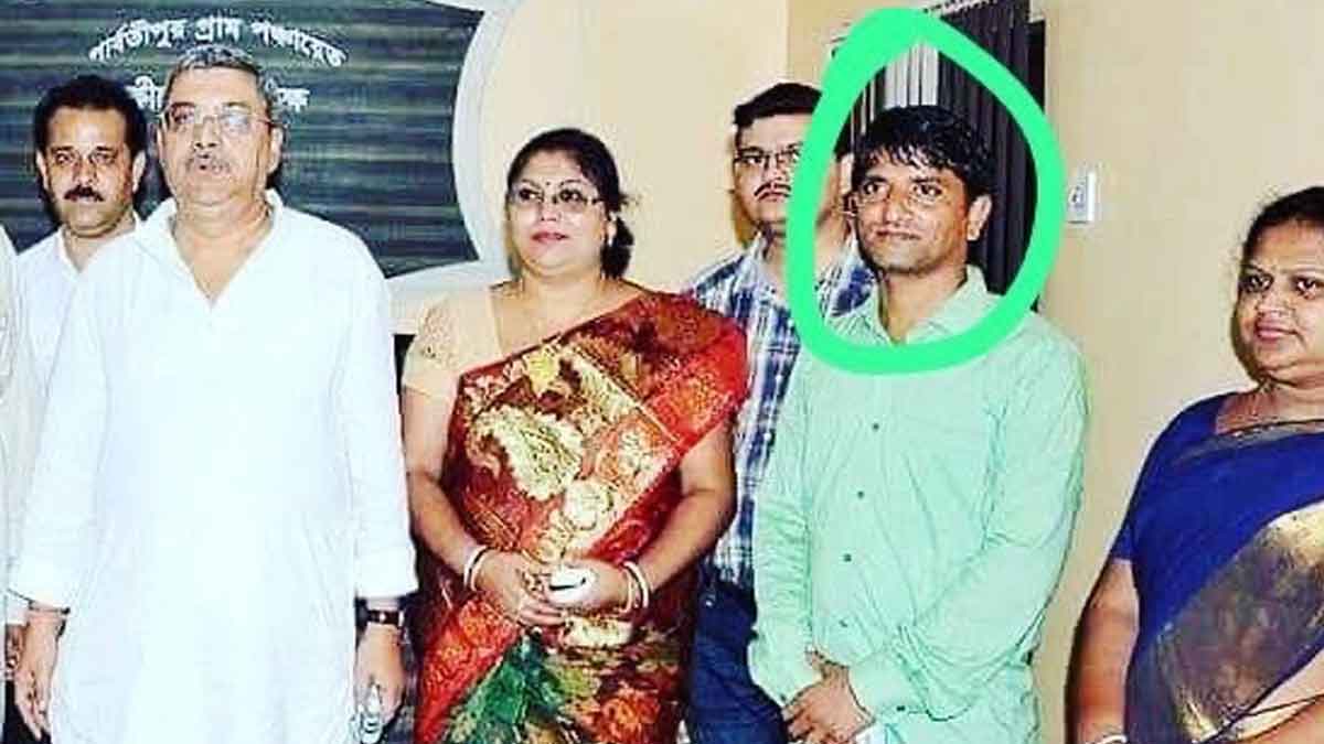 mofakkarul-islam-kalyan-banerjee-viral-photo-bjp-tmc-controversy