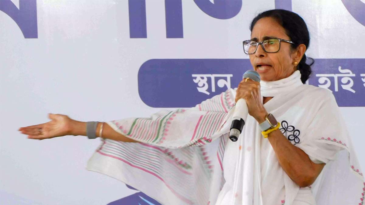 Mamata Banerjee to EC