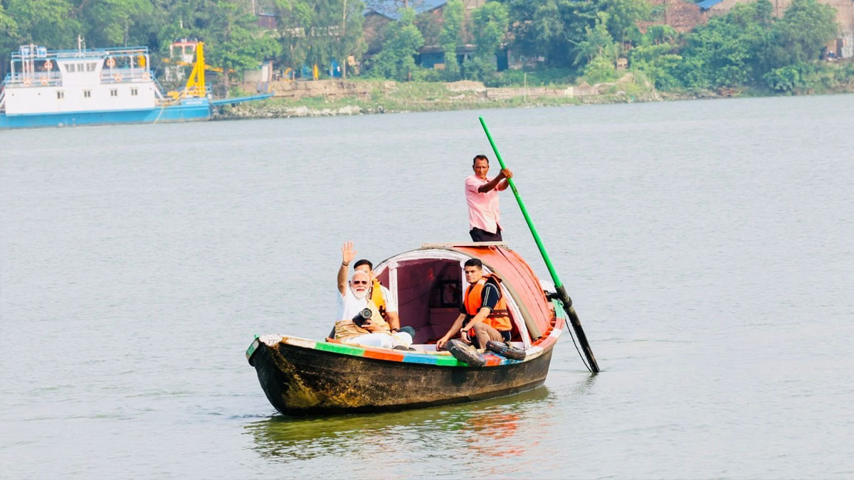 Narendra Modi Ganga Boat Ride