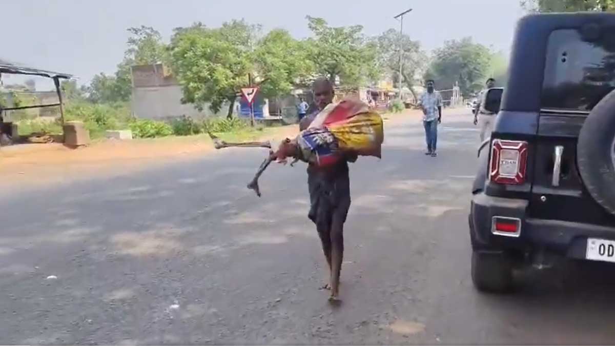 odisha-bank-protest-exhumed-body-sister-money