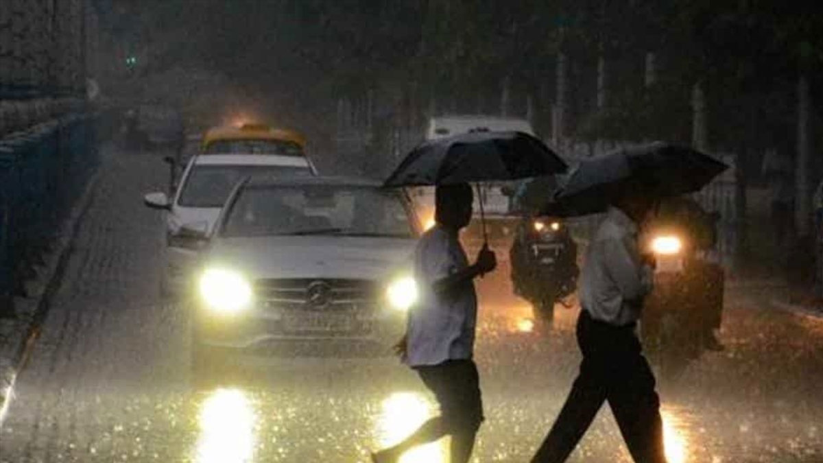 Rain and thunderstorm in Kolkata