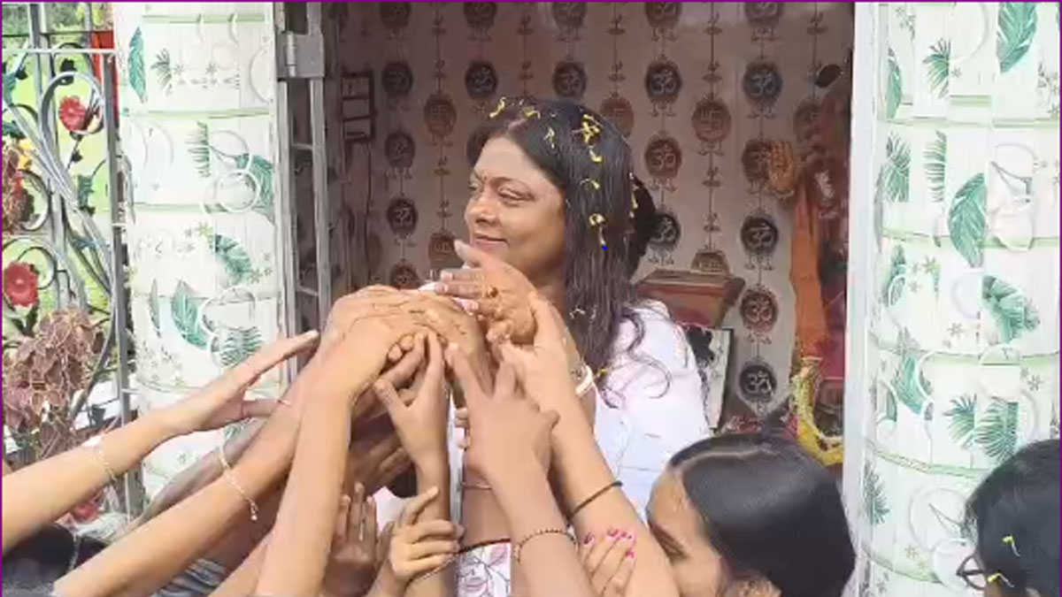 Trinamool Candidate Seuli Saha Begins Campaign with Prayer at Ram Temple