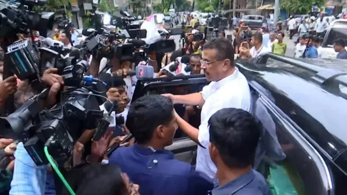 Suvendu Adhikari faces slogan war with TMC at Kalighat