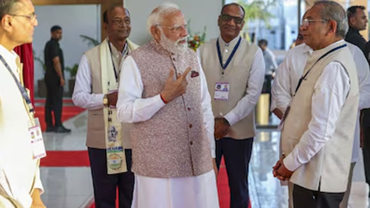 Narendra Modi suggests online classes to save fuel