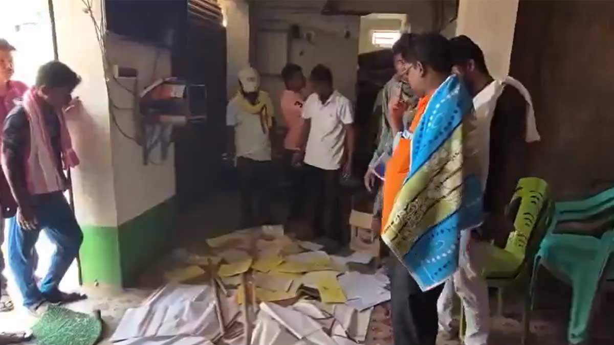 arambagh-tmc-office-police-raid-job-cards-recovered
