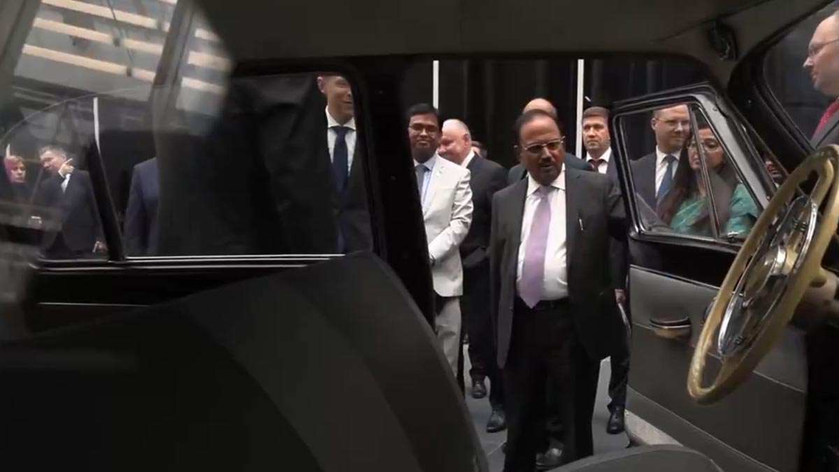 ajit-doval-russia-space-center-gagarin-volga-car