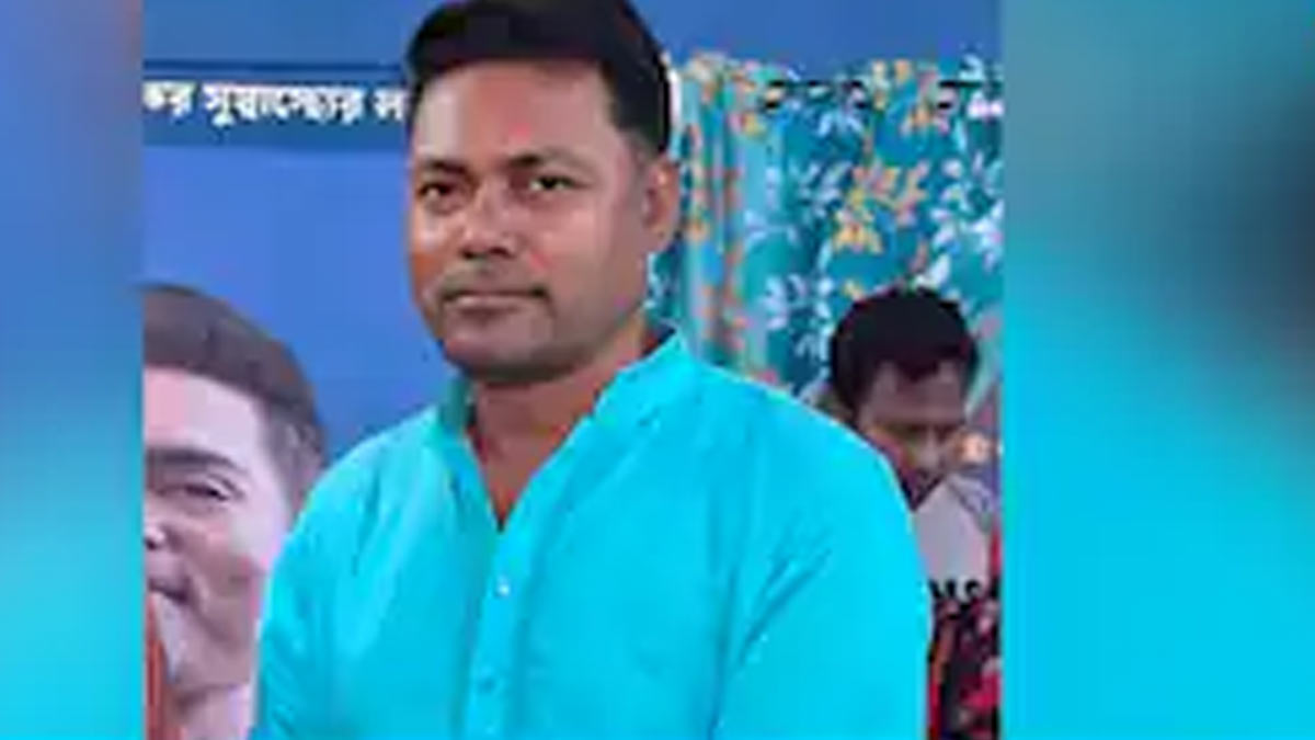 tmc-councillor-arrest-arms-case-pujali-kolkata-airport