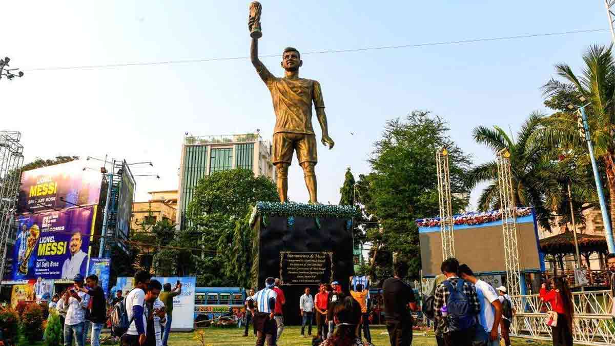 lake-town-messi-statue-demolition-safety-concern