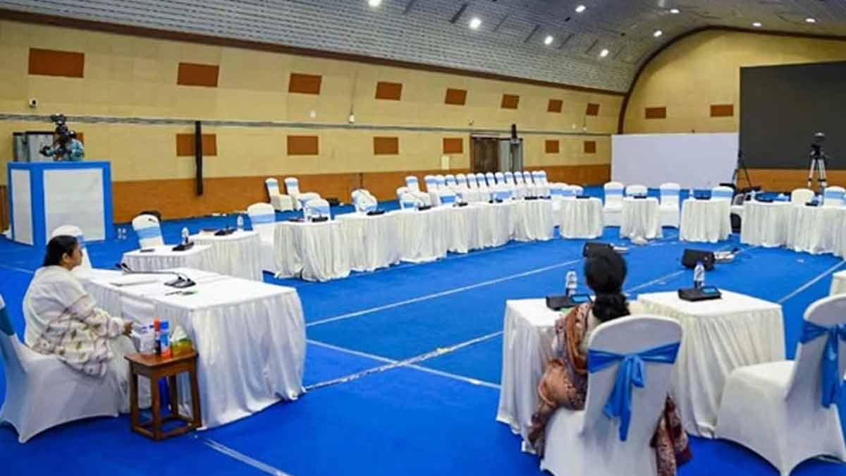 tmc-mla-meeting-mamata-banerjee-10-absent
