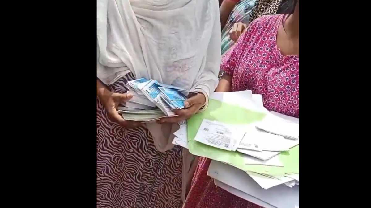 fake-ration-cards-recovered-tmc-office-sainthia