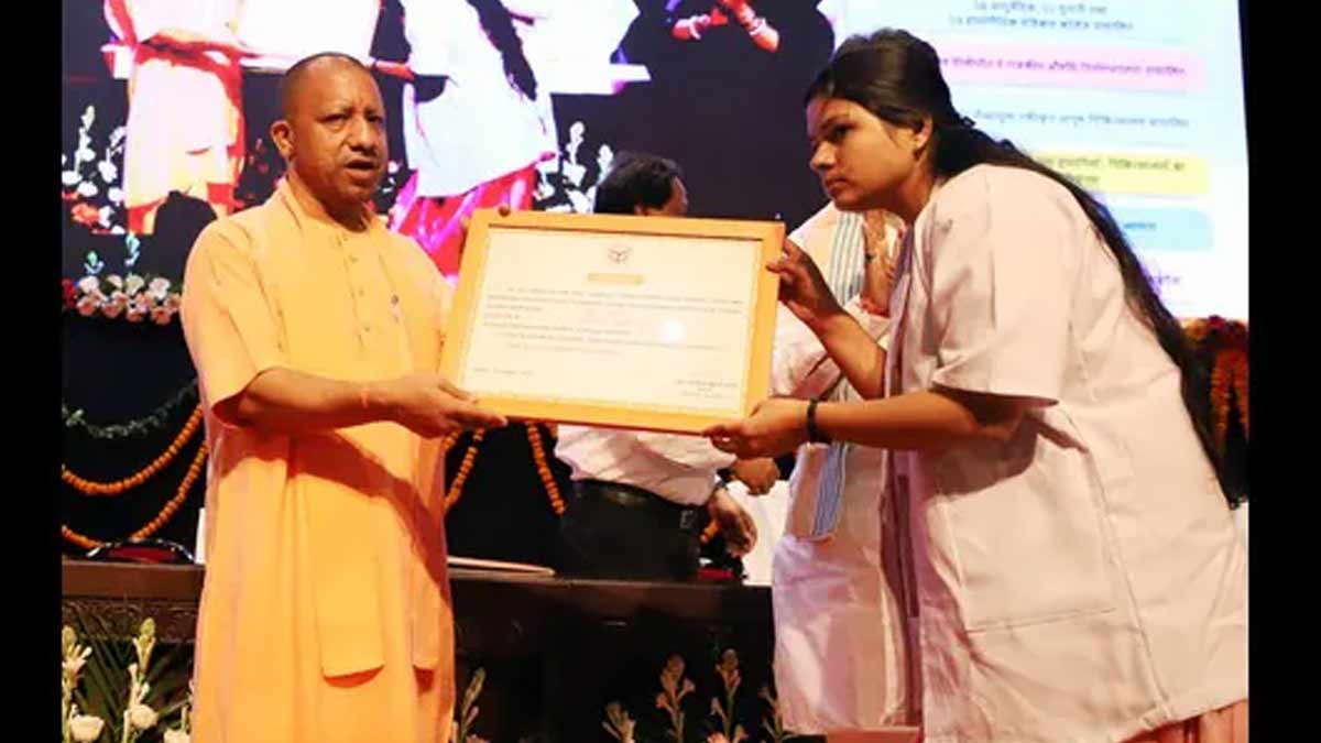 yogi-government-10-lakh-government-jobs-up