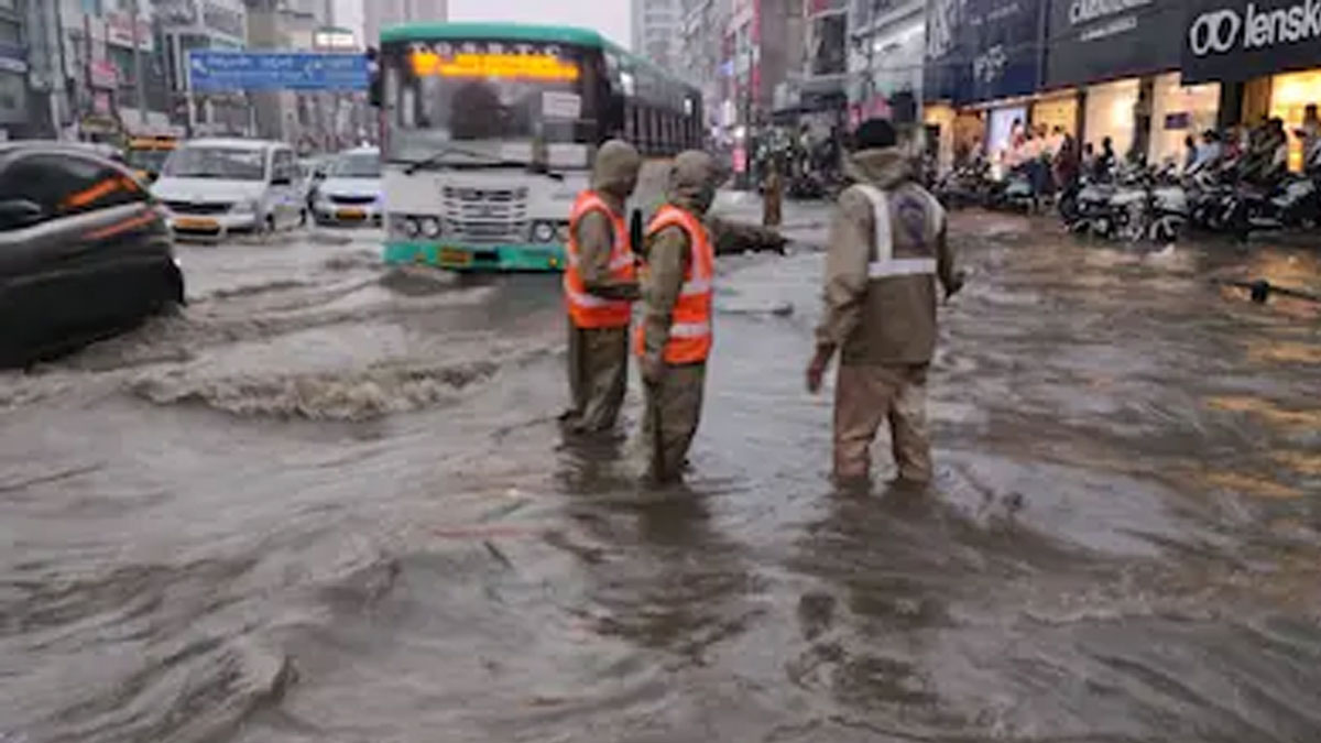 Rain Returns! IMD Forecasts Thunder and Heavy Showers Across Kolkata