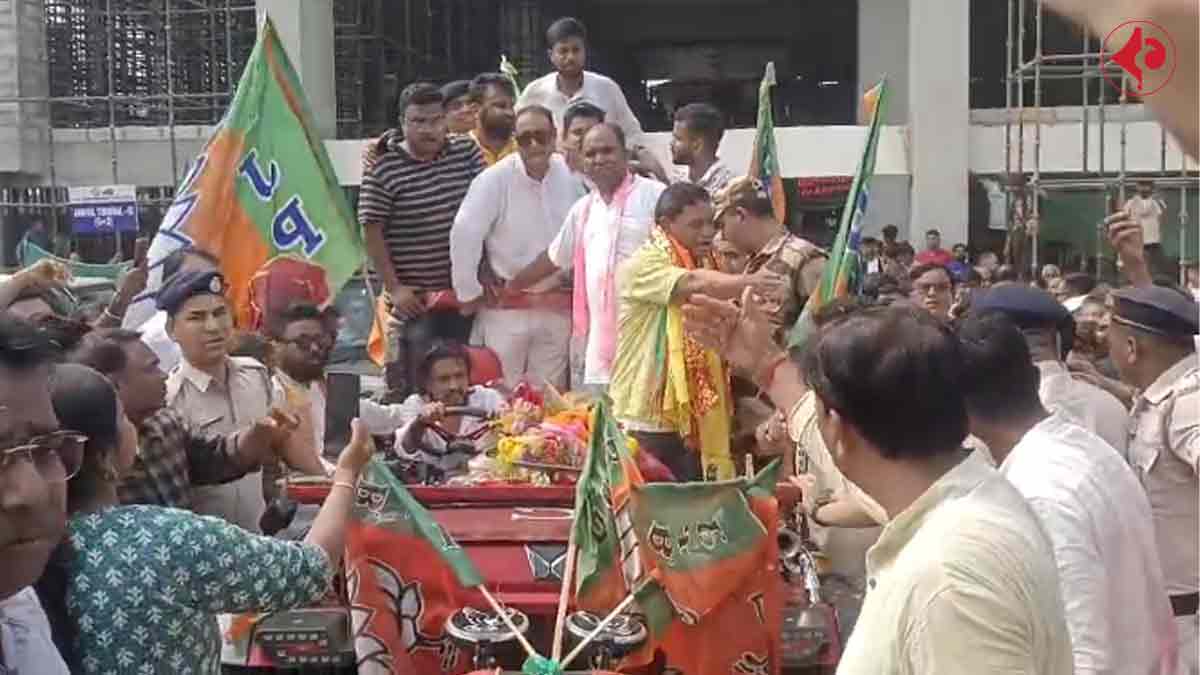 anandamoy-barman-receives-grand-welcome-at-njp-after-becoming-minister