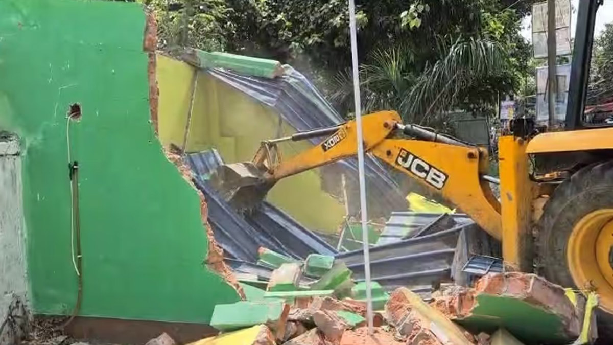 Barrackpore INTTUC Office Demolition