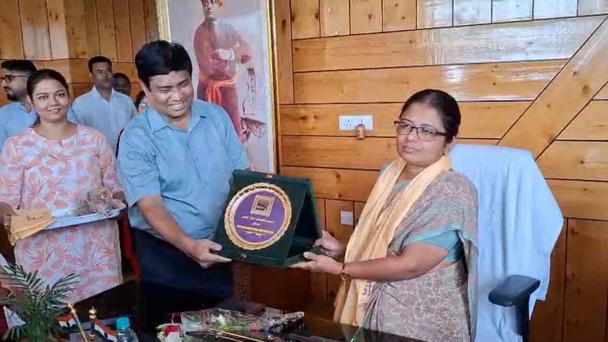 ias-r-bimala-takes-charge-as-siliguri-municipal-corporation-administrator