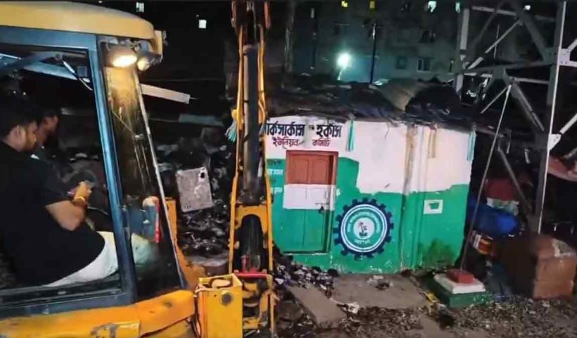 park-circus-station-encroachment-drive-illegal-shops-demolished